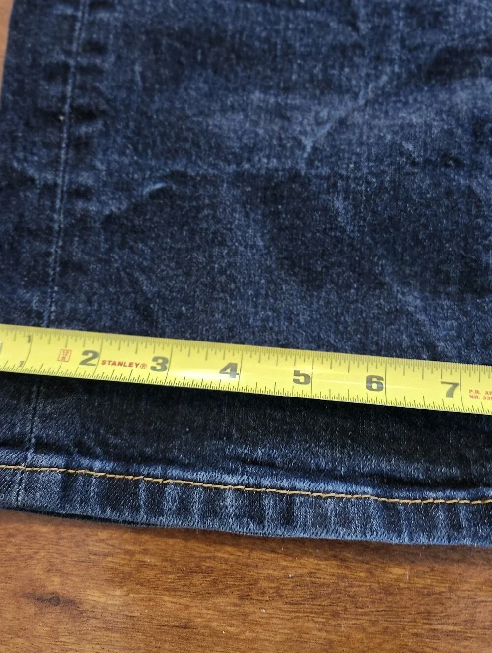 Mens Levi Strauss 514 Blue Jeans. W32 L34. Never Altered.